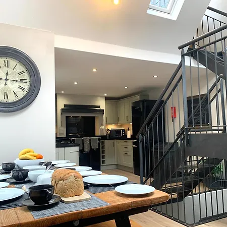 Feriehus 89a Church Street - Luxury Two Bed With Roof Terrace