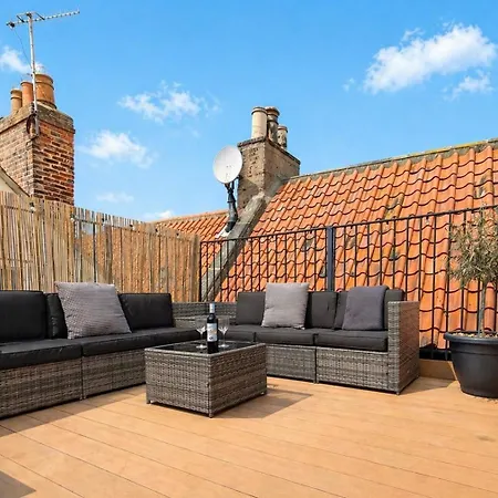 89a Church Street - Luxury Two Bed With Roof Terrace Whitby