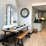 89a Church Street - Luxury Two Bed With Roof Terrace Hébergement de vacances *