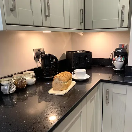 89a Church Street - Luxury Two Bed With Roof Terrace 펜션 휫비