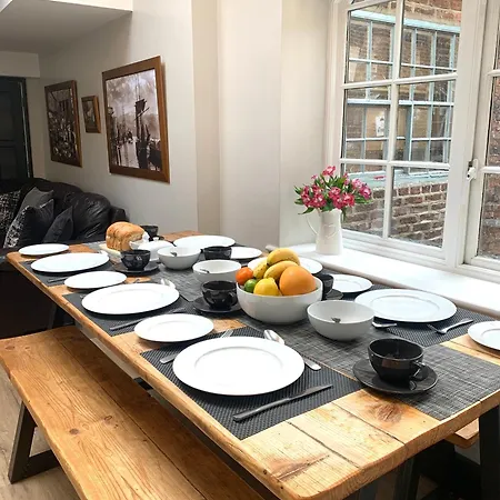 펜션 89a Church Street - Luxury Two Bed With Roof Terrace *
